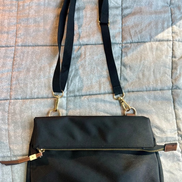 Tommy Bahama Daytrip Backpack - Picture 4 of 4